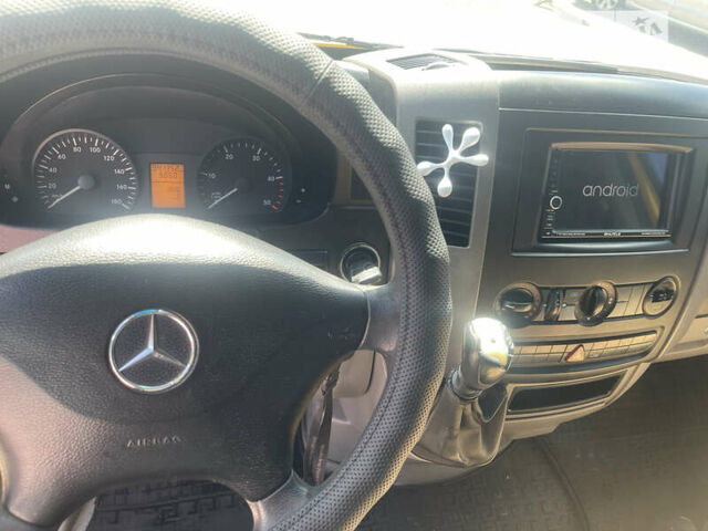 Желтый Мерседес Sprinter, объемом двигателя 2.15 л и пробегом 940 тыс. км за 10000 $, фото 5 на Automoto.ua