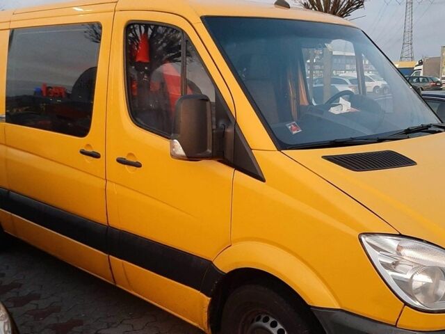 Желтый Мерседес Sprinter, объемом двигателя 2.1 л и пробегом 650 тыс. км за 9990 $, фото 6 на Automoto.ua