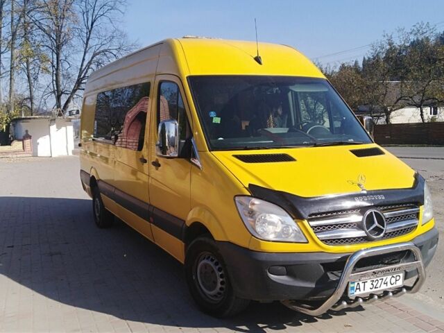 Желтый Мерседес Sprinter, объемом двигателя 2 л и пробегом 250 тыс. км за 13500 $, фото 1 на Automoto.ua