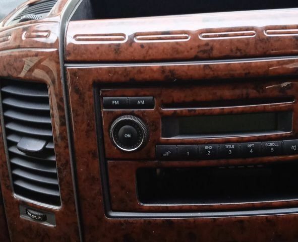 Желтый Мерседес Sprinter, объемом двигателя 2 л и пробегом 250 тыс. км за 13500 $, фото 4 на Automoto.ua