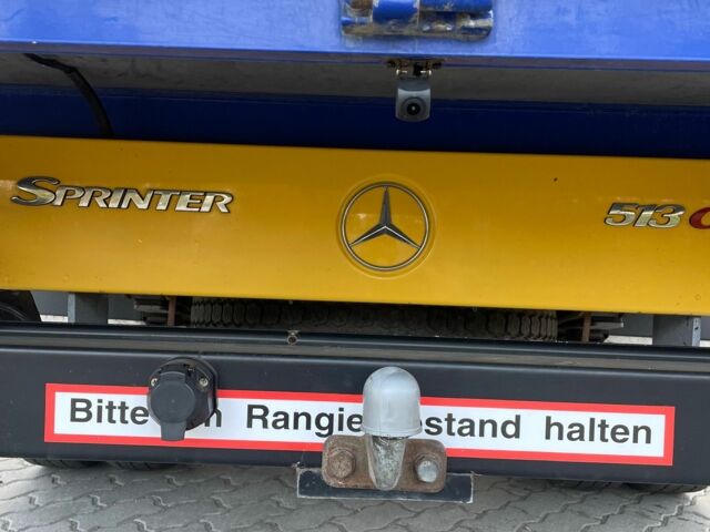 Желтый Мерседес Sprinter, объемом двигателя 2.1 л и пробегом 245 тыс. км за 19900 $, фото 14 на Automoto.ua