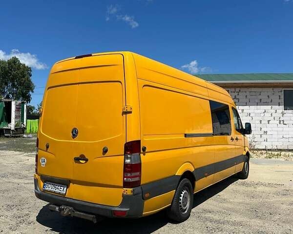 Желтый Мерседес Sprinter, объемом двигателя 2.14 л и пробегом 329 тыс. км за 15000 $, фото 8 на Automoto.ua