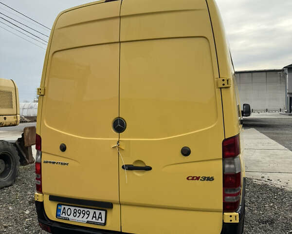 Желтый Мерседес Sprinter, объемом двигателя 2 л и пробегом 700 тыс. км за 11000 $, фото 2 на Automoto.ua