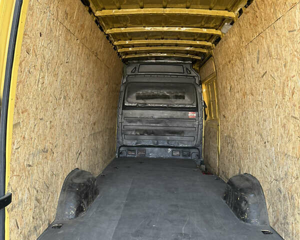 Желтый Мерседес Sprinter, объемом двигателя 2 л и пробегом 700 тыс. км за 11000 $, фото 7 на Automoto.ua