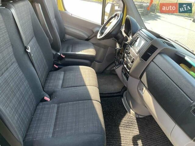 Желтый Мерседес Sprinter, объемом двигателя 2.15 л и пробегом 629 тыс. км за 16000 $, фото 10 на Automoto.ua