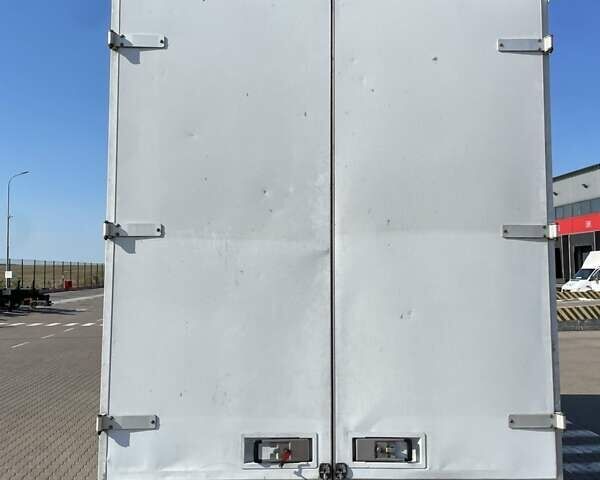 Желтый Мерседес Sprinter, объемом двигателя 2.15 л и пробегом 629 тыс. км за 16000 $, фото 3 на Automoto.ua