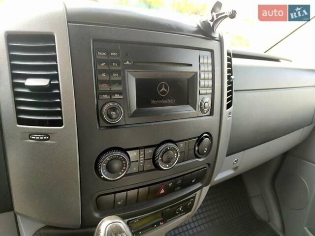 Желтый Мерседес Sprinter, объемом двигателя 0 л и пробегом 207 тыс. км за 29700 $, фото 24 на Automoto.ua
