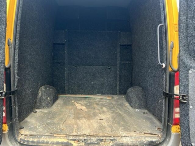 Жовтий Мерседес Sprinter, об'ємом двигуна 2.1 л та пробігом 200 тис. км за 13500 $, фото 7 на Automoto.ua