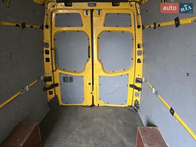 Желтый Мерседес Sprinter, объемом двигателя 2.14 л и пробегом 551 тыс. км за 10199 $, фото 29 на Automoto.ua