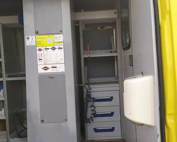 Желтый Мерседес Sprinter, объемом двигателя 0 л и пробегом 207 тыс. км за 29700 $, фото 40 на Automoto.ua