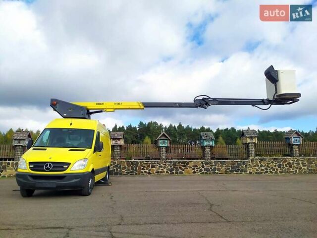 Желтый Мерседес Sprinter, объемом двигателя 0 л и пробегом 207 тыс. км за 29700 $, фото 53 на Automoto.ua
