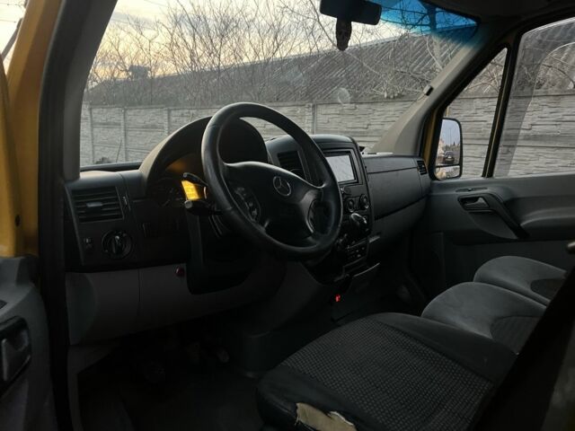 Жовтий Мерседес Sprinter, об'ємом двигуна 2.1 л та пробігом 200 тис. км за 13500 $, фото 3 на Automoto.ua
