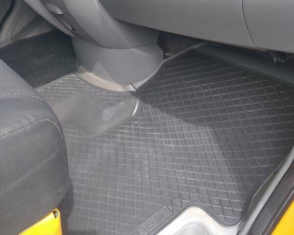 Желтый Мерседес Sprinter, объемом двигателя 0 л и пробегом 195 тыс. км за 18900 $, фото 23 на Automoto.ua