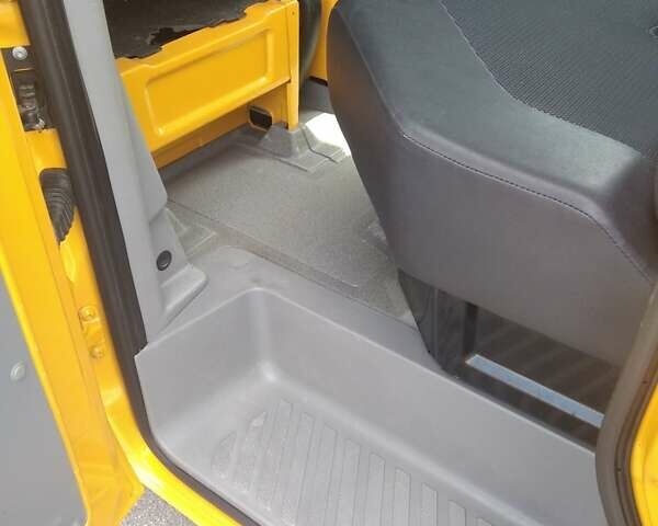 Желтый Мерседес Sprinter, объемом двигателя 0 л и пробегом 195 тыс. км за 18900 $, фото 19 на Automoto.ua