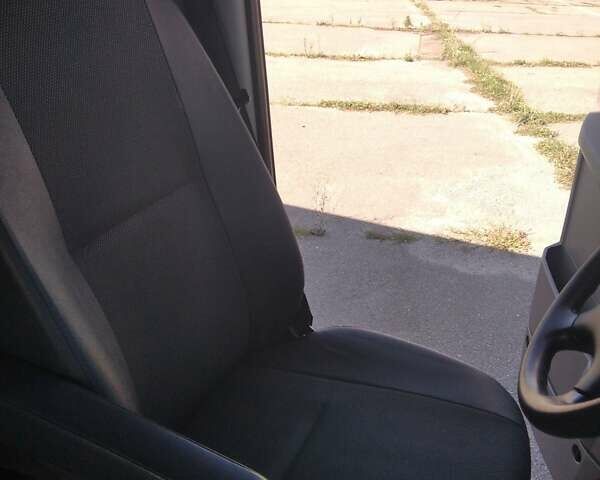 Желтый Мерседес Sprinter, объемом двигателя 0 л и пробегом 195 тыс. км за 18900 $, фото 31 на Automoto.ua