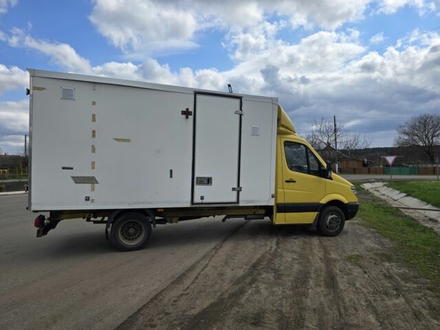 Желтый Мерседес Sprinter, объемом двигателя 2.1 л и пробегом 270 тыс. км за 12900 $, фото 1 на Automoto.ua