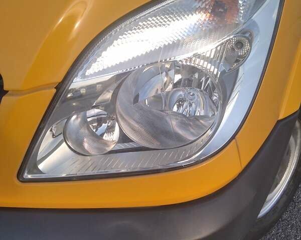 Желтый Мерседес Sprinter, объемом двигателя 0 л и пробегом 195 тыс. км за 18900 $, фото 7 на Automoto.ua