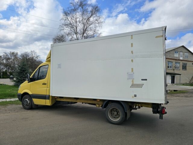 Желтый Мерседес Sprinter, объемом двигателя 2.1 л и пробегом 270 тыс. км за 12900 $, фото 2 на Automoto.ua