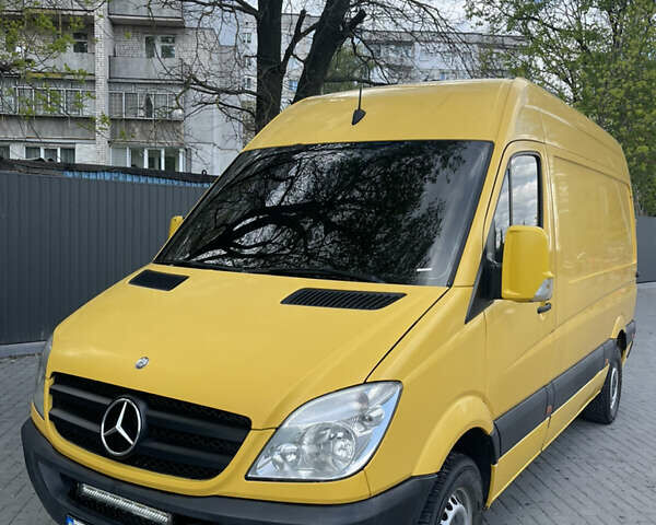 Жовтий Мерседес Sprinter, об'ємом двигуна 2.2 л та пробігом 238 тис. км за 11700 $, фото 1 на Automoto.ua