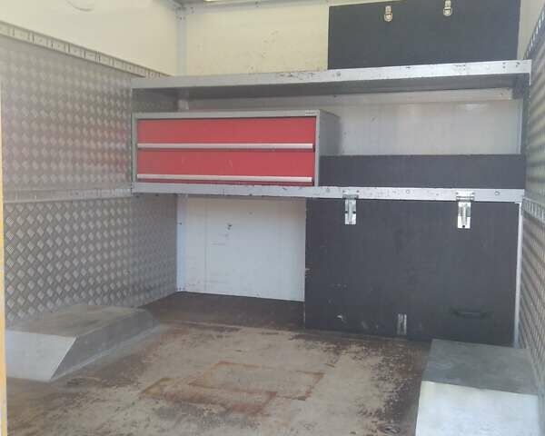 Желтый Мерседес Sprinter, объемом двигателя 0 л и пробегом 195 тыс. км за 18900 $, фото 33 на Automoto.ua