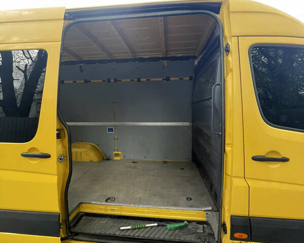 Жовтий Мерседес Sprinter, об'ємом двигуна 2.2 л та пробігом 238 тис. км за 11700 $, фото 7 на Automoto.ua