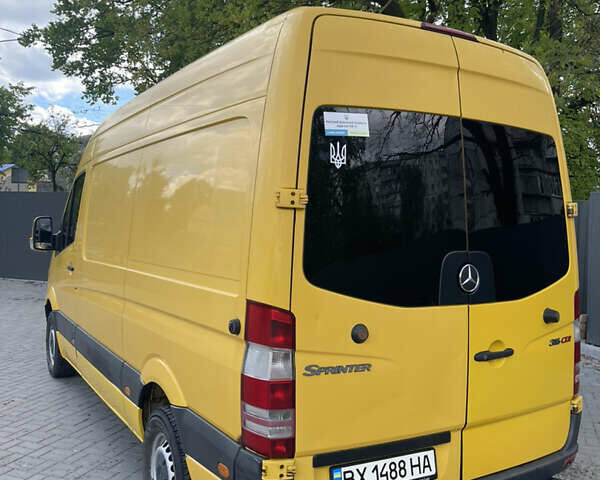 Жовтий Мерседес Sprinter, об'ємом двигуна 2.2 л та пробігом 238 тис. км за 11700 $, фото 3 на Automoto.ua