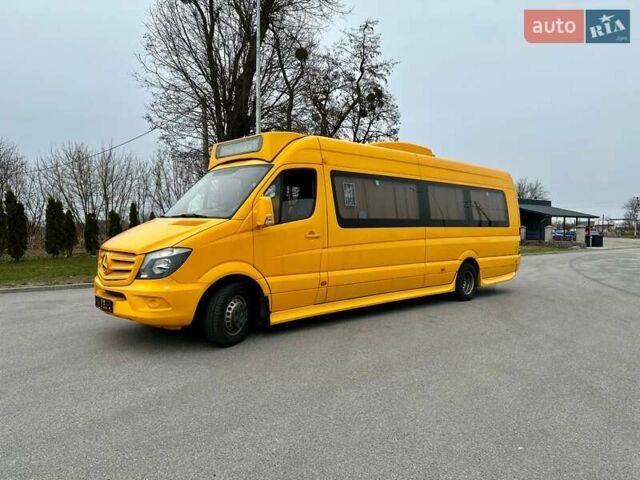 Желтый Мерседес Sprinter, объемом двигателя 2.99 л и пробегом 10 тыс. км за 50000 $, фото 12 на Automoto.ua