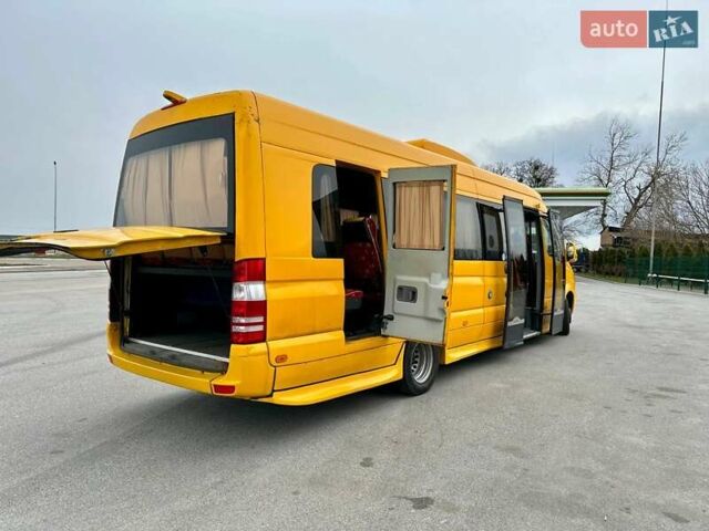 Желтый Мерседес Sprinter, объемом двигателя 2.99 л и пробегом 10 тыс. км за 50000 $, фото 10 на Automoto.ua