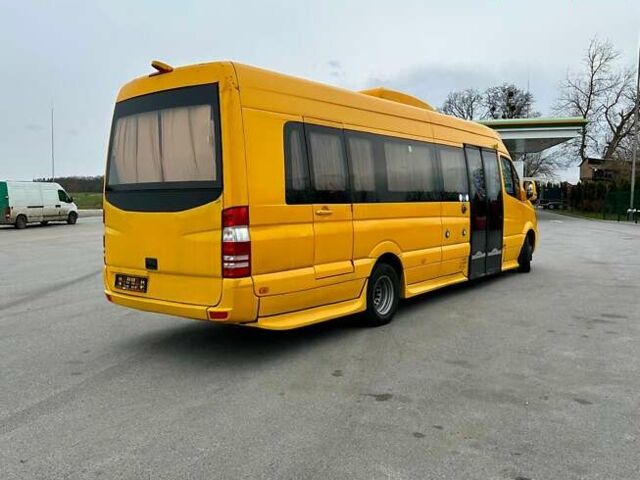 Желтый Мерседес Sprinter, объемом двигателя 2.99 л и пробегом 10 тыс. км за 50000 $, фото 2 на Automoto.ua