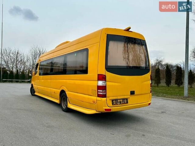 Желтый Мерседес Sprinter, объемом двигателя 2.99 л и пробегом 10 тыс. км за 50000 $, фото 3 на Automoto.ua