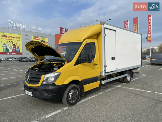 Желтый Мерседес Sprinter, объемом двигателя 2.1 л и пробегом 300 тыс. км за 22500 $, фото 2 на Automoto.ua