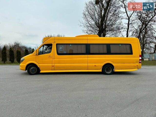 Желтый Мерседес Sprinter, объемом двигателя 2.99 л и пробегом 10 тыс. км за 50000 $, фото 4 на Automoto.ua