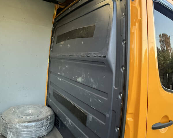 Желтый Мерседес Sprinter, объемом двигателя 3 л и пробегом 310 тыс. км за 21000 $, фото 28 на Automoto.ua
