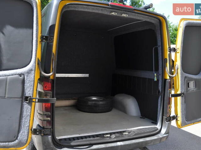 Желтый Мерседес Sprinter, объемом двигателя 2.14 л и пробегом 238 тыс. км за 17300 $, фото 46 на Automoto.ua