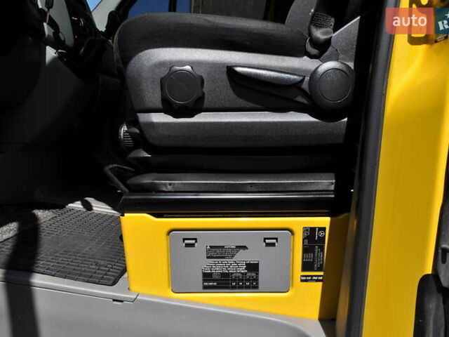 Желтый Мерседес Sprinter, объемом двигателя 2.14 л и пробегом 238 тыс. км за 17300 $, фото 61 на Automoto.ua