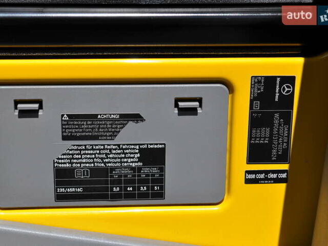 Желтый Мерседес Sprinter, объемом двигателя 2.14 л и пробегом 238 тыс. км за 17300 $, фото 62 на Automoto.ua