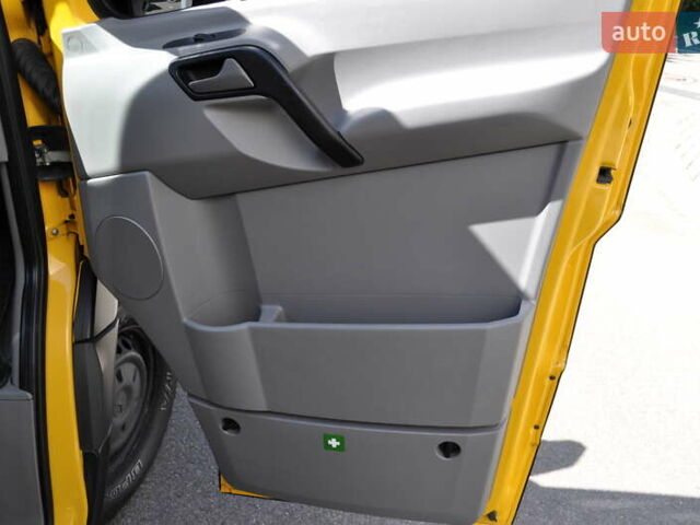 Желтый Мерседес Sprinter, объемом двигателя 2.14 л и пробегом 238 тыс. км за 17300 $, фото 55 на Automoto.ua