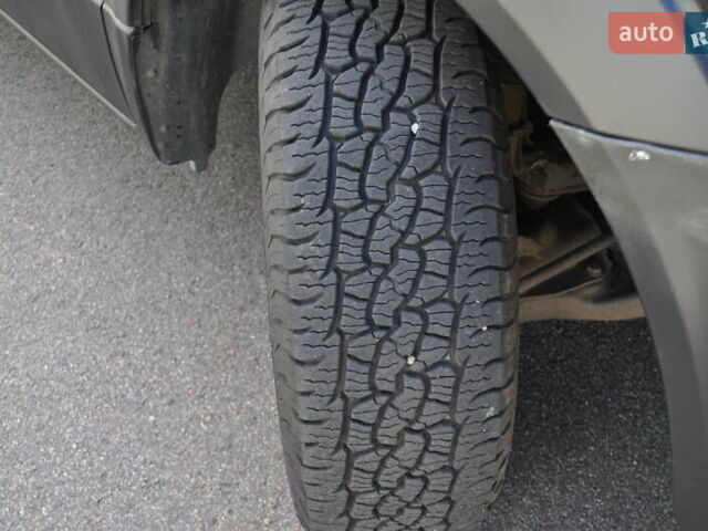 Желтый Мерседес Sprinter, объемом двигателя 2.14 л и пробегом 238 тыс. км за 17300 $, фото 23 на Automoto.ua