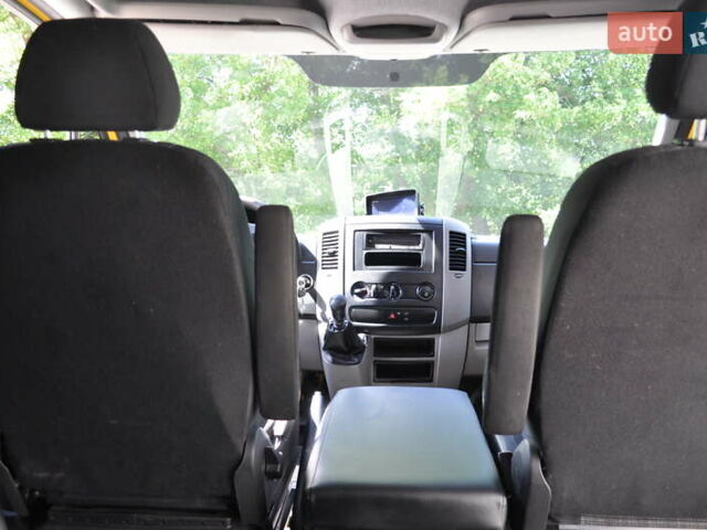 Желтый Мерседес Sprinter, объемом двигателя 2.14 л и пробегом 238 тыс. км за 17300 $, фото 26 на Automoto.ua