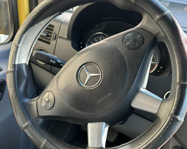 Желтый Мерседес Sprinter, объемом двигателя 2.14 л и пробегом 3 тыс. км за 19500 $, фото 3 на Automoto.ua