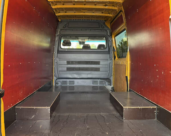 Желтый Мерседес Sprinter, объемом двигателя 2.14 л и пробегом 340 тыс. км за 21000 $, фото 16 на Automoto.ua