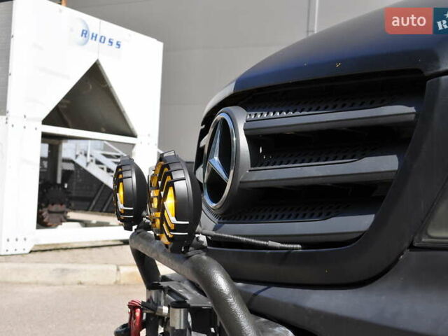 Желтый Мерседес Sprinter, объемом двигателя 2.14 л и пробегом 238 тыс. км за 17300 $, фото 16 на Automoto.ua