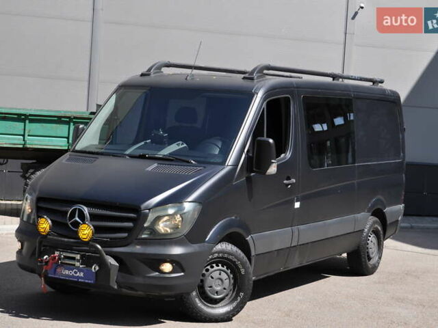 Желтый Мерседес Sprinter, объемом двигателя 2.14 л и пробегом 238 тыс. км за 17300 $, фото 2 на Automoto.ua