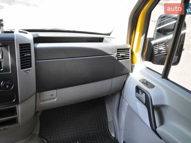 Желтый Мерседес Sprinter, объемом двигателя 2.14 л и пробегом 238 тыс. км за 17300 $, фото 31 на Automoto.ua