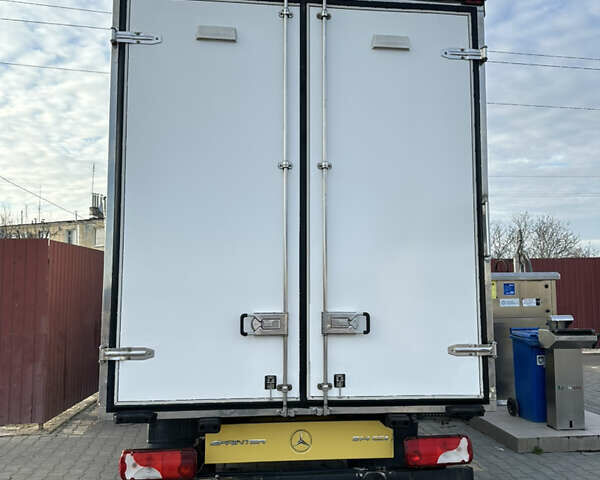Желтый Мерседес Sprinter, объемом двигателя 2.14 л и пробегом 3 тыс. км за 19500 $, фото 23 на Automoto.ua