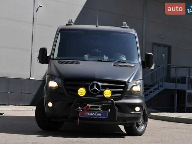 Желтый Мерседес Sprinter, объемом двигателя 2.14 л и пробегом 238 тыс. км за 17300 $, фото 4 на Automoto.ua