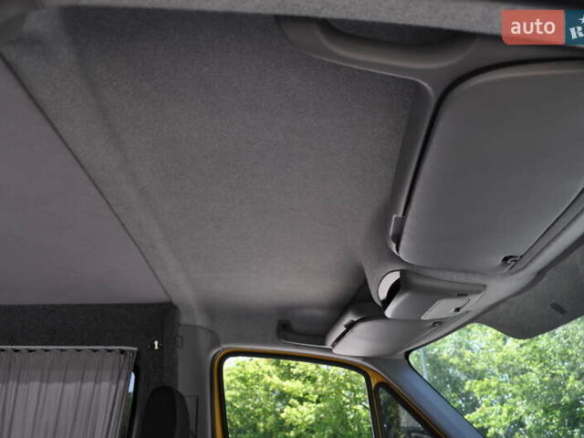 Желтый Мерседес Sprinter, объемом двигателя 2.14 л и пробегом 238 тыс. км за 17300 $, фото 57 на Automoto.ua