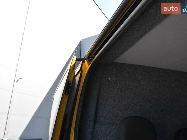 Желтый Мерседес Sprinter, объемом двигателя 2.14 л и пробегом 238 тыс. км за 17300 $, фото 43 на Automoto.ua