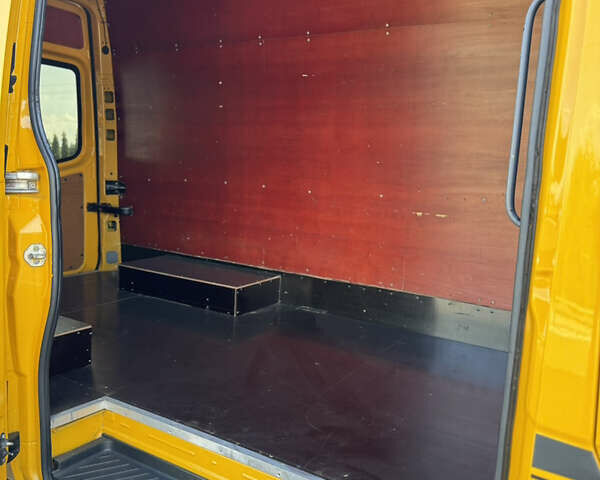 Желтый Мерседес Sprinter, объемом двигателя 2.14 л и пробегом 340 тыс. км за 21000 $, фото 17 на Automoto.ua