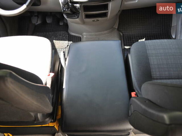 Желтый Мерседес Sprinter, объемом двигателя 2.14 л и пробегом 238 тыс. км за 17300 $, фото 29 на Automoto.ua